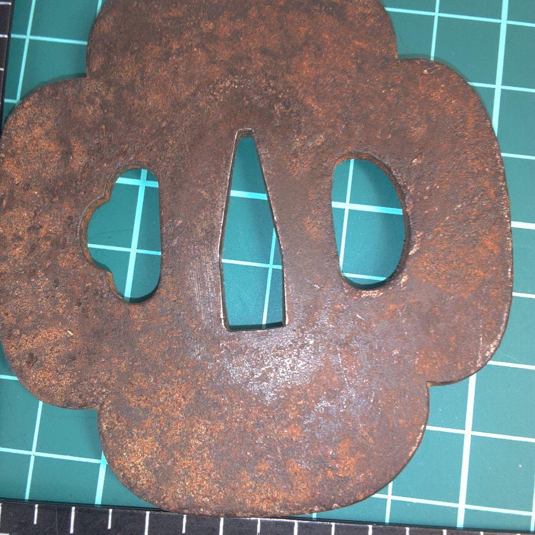 小物１ 花弁型 鉄製 鍔(つば) 錆色
