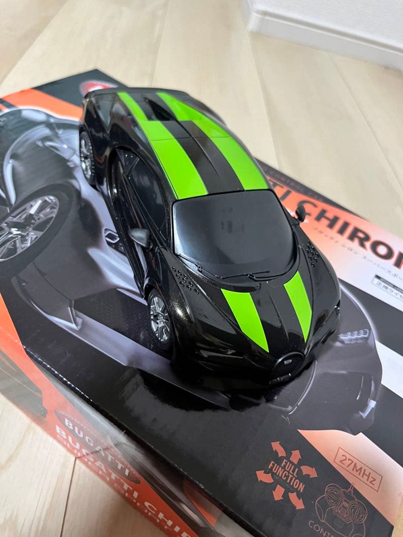 BUGATTI ブガッティシロンスーパースポーツ　正規ライセンス商品　カラー緑