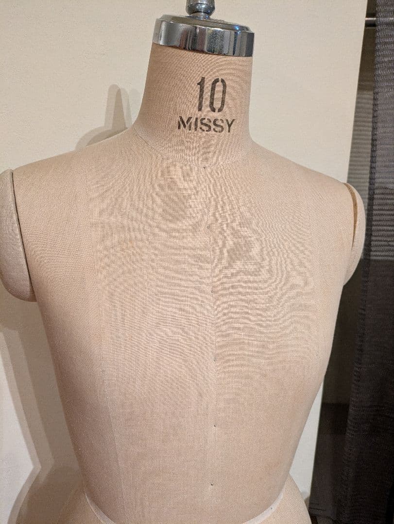 株)大洋工芸アミコファッションズの10号MISSY体型のトルソーピン刺し可能