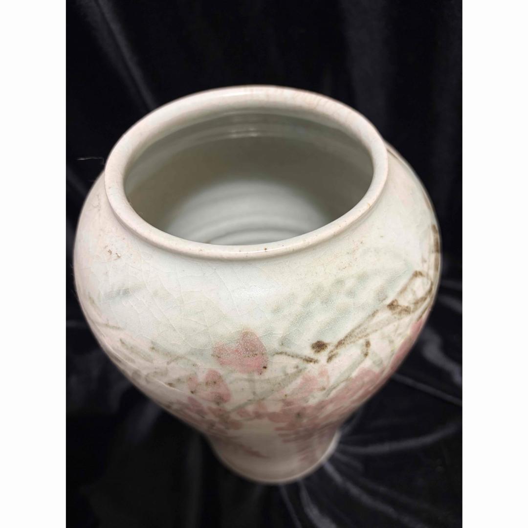 骨董 希少李朝白磁藤の花のような模様が描かれた陶器製の花瓶です文壺