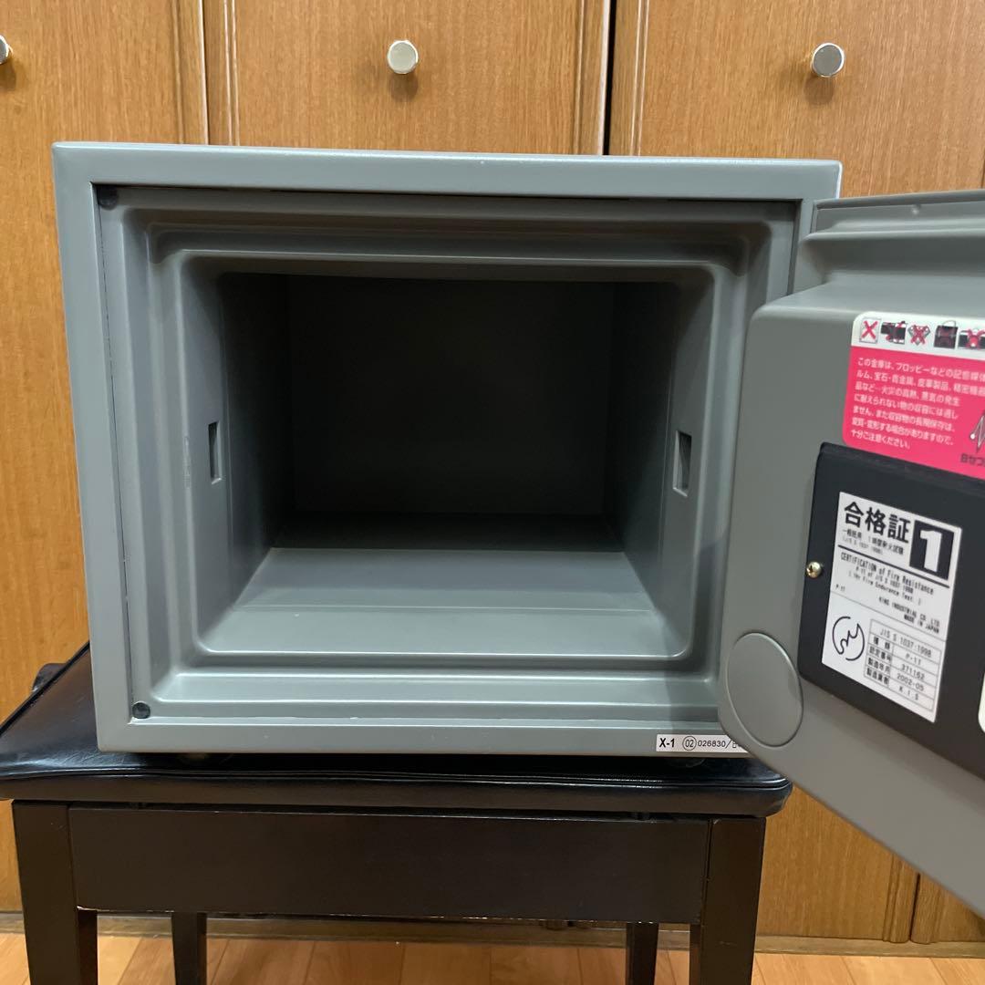 お値下げ中】キング工業株式会社 とびら付き耐火庫 耐火金庫