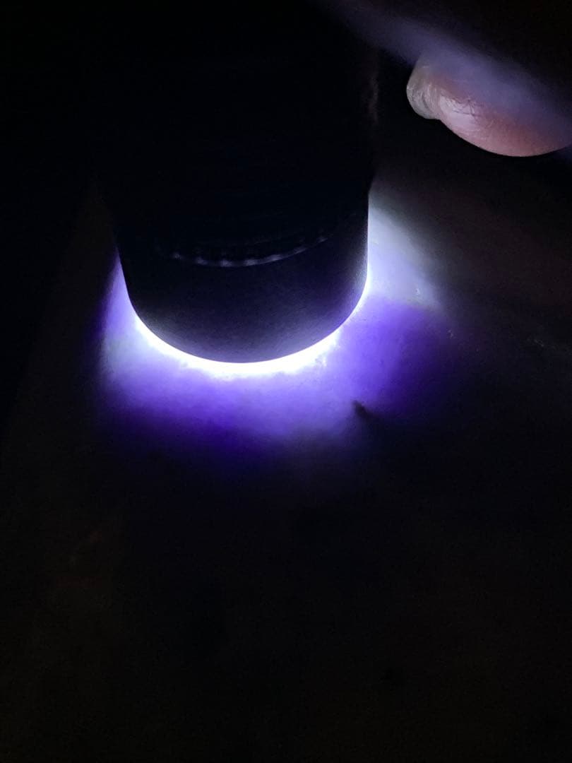 糸魚川ラベンダー翡翠 原石 紫ひすい 水石 根付 国産鉱物標本 コン沢