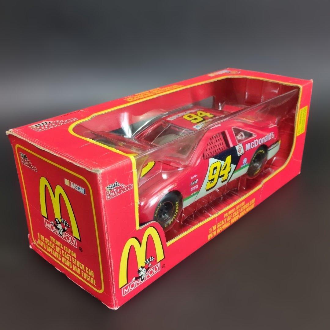 1/18ミニカー　 NASCAR FORD THUNDERBIRD#94