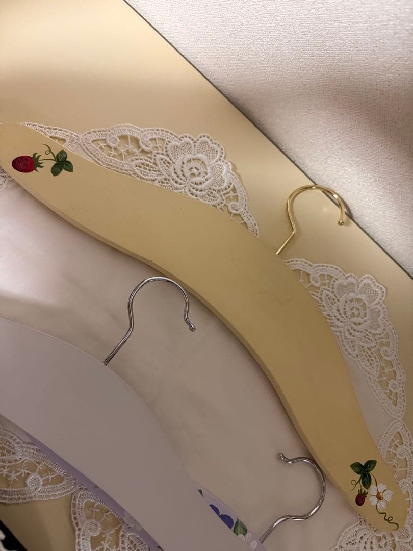 トールペイント作品 手描きデザインの木製ハンガー5本セット