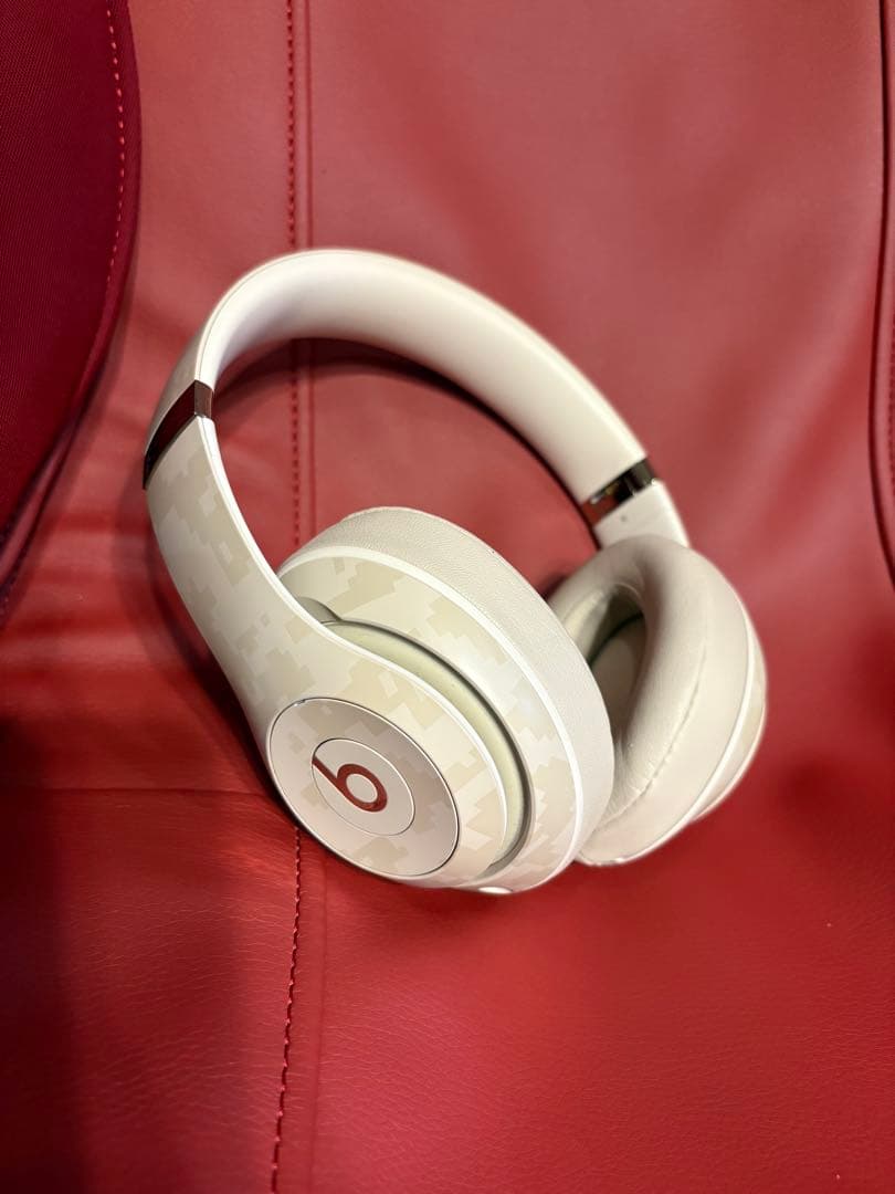 Beats ワイヤレスヘッドホン ベージュ Beats Studio Pro - Wireless Bluetooth Noise Cancelling Headphones