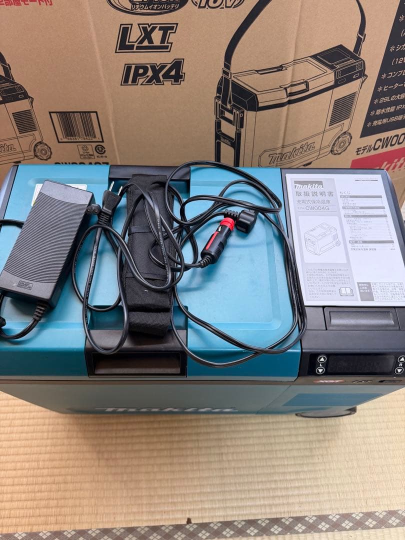 マキタ　充電式保冷温庫　CW004GZ 29L