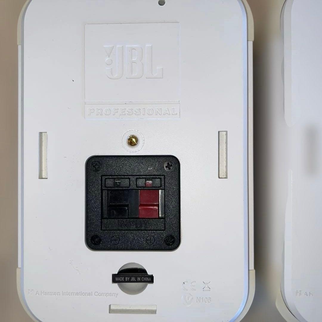 JBL プロフェッショナル スピーカー 壁掛け