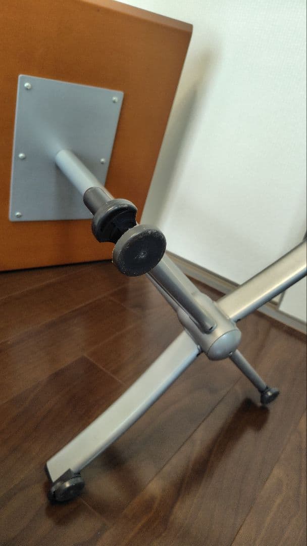 カフェテーブル　B　アジャスター付き 60cm✕70cm　木製天板