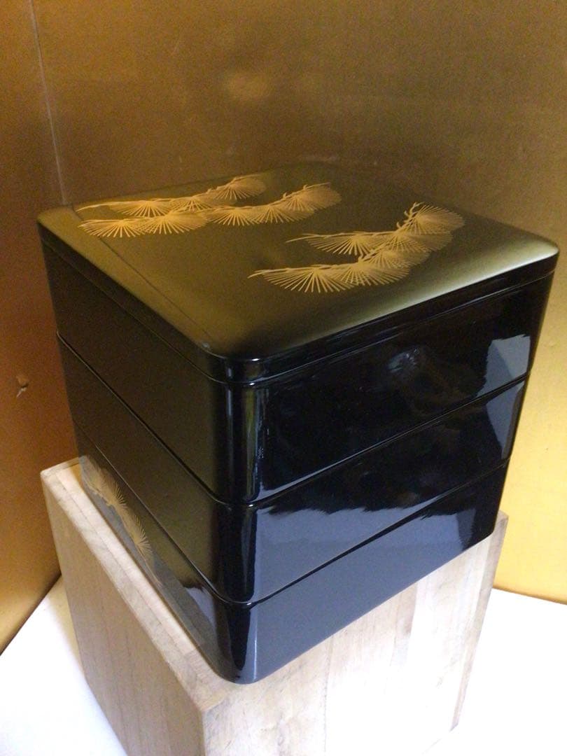 木製 沈金 三段重箱 共箱付き