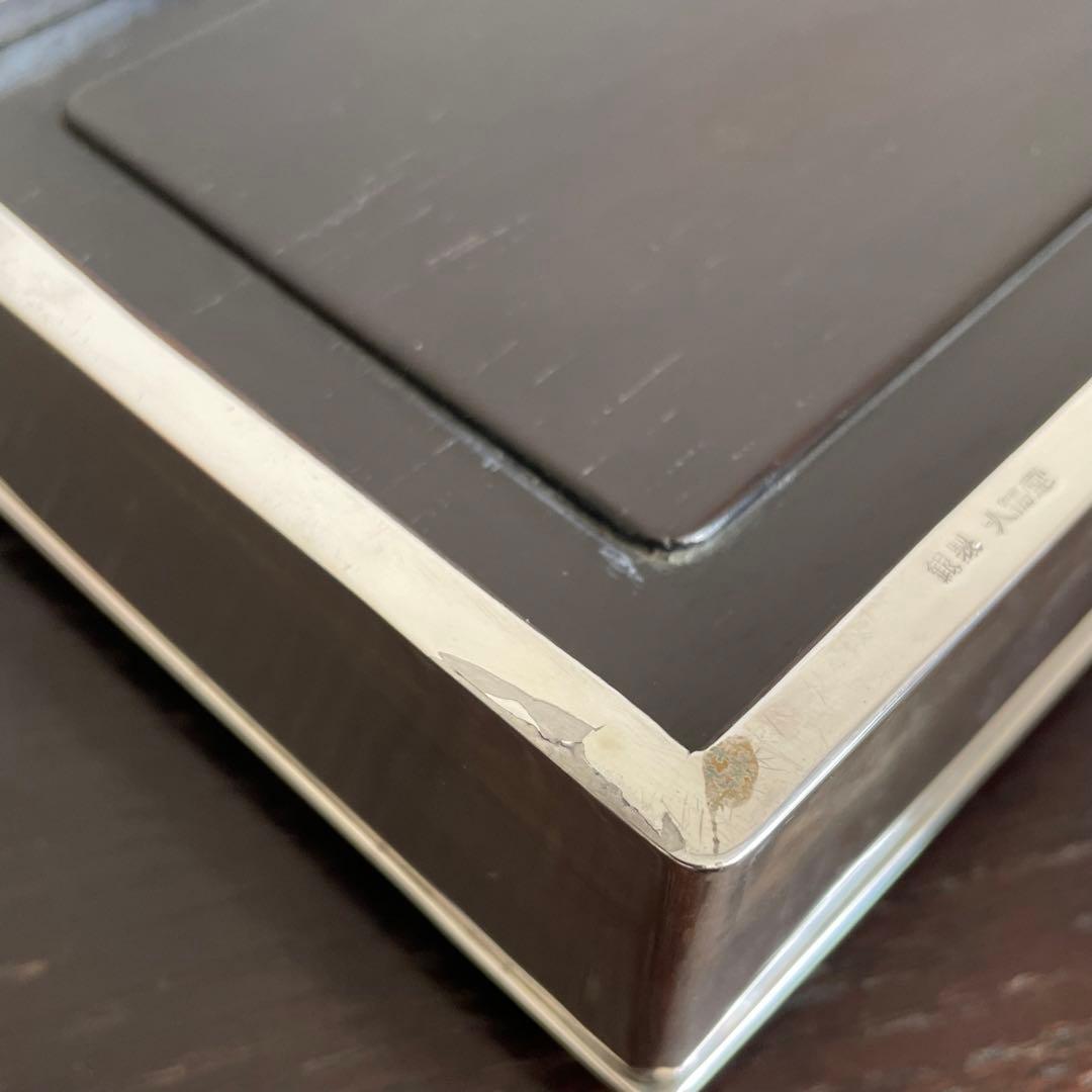 □566 銀製品 銀座大勝堂 皇室下賜品 煙草箱 十四葉一重