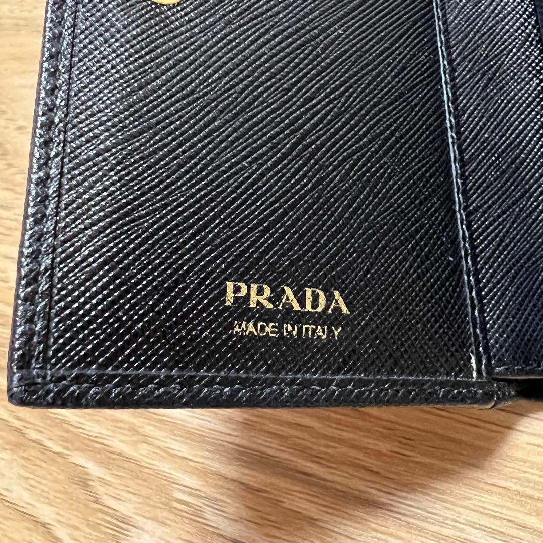 プラダ　財布