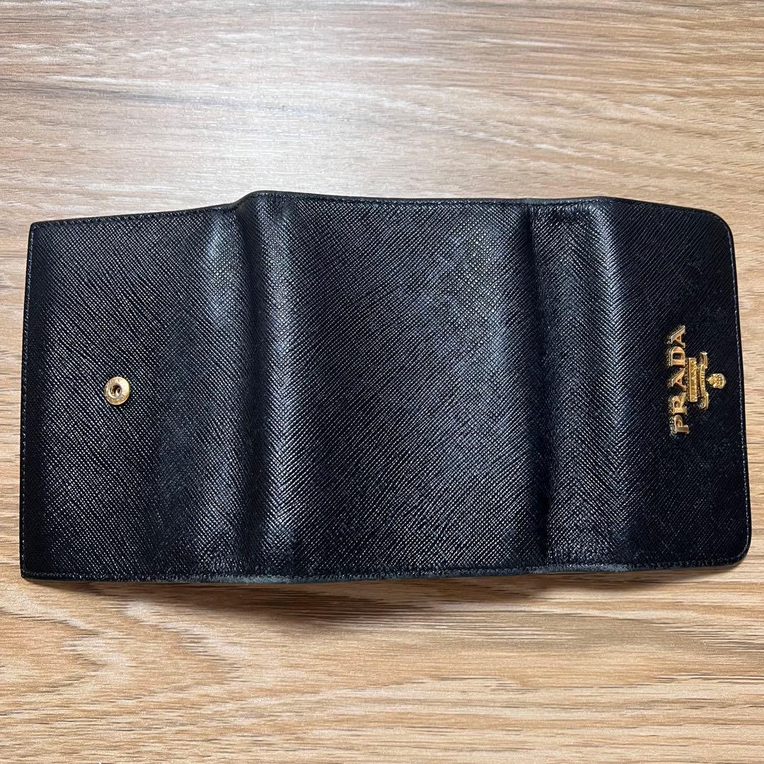 プラダ　財布