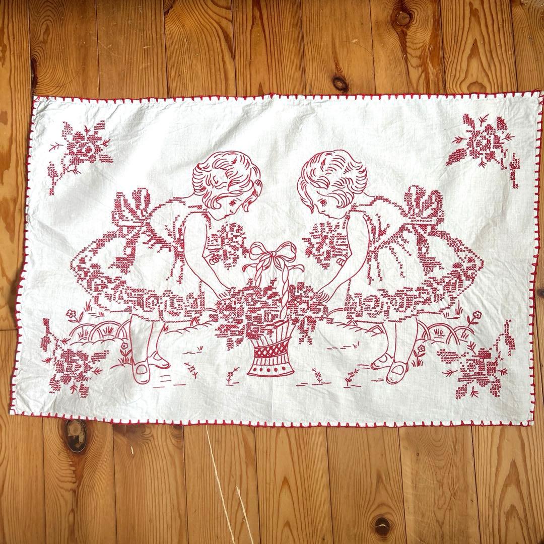 ドイツアンティーク 刺繍タペストリー