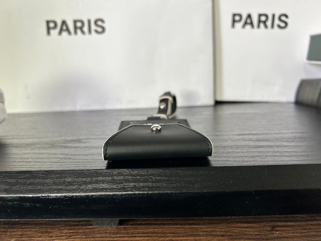 希少新品 Berluti 19SS クリス・ヴァン・アッシュ ネームタグ - メルカリ