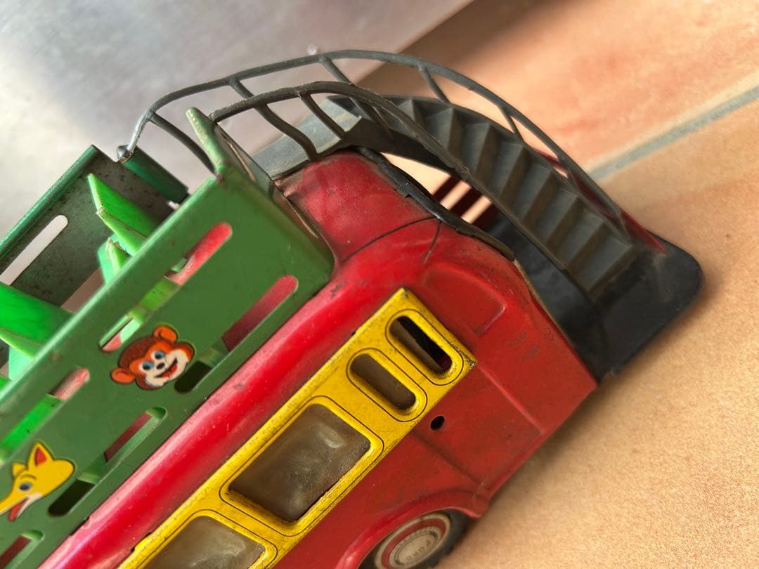 【匿名配送】ブリキ製玩具　クルマ　動物バス　アニマルバス　レトロポップ