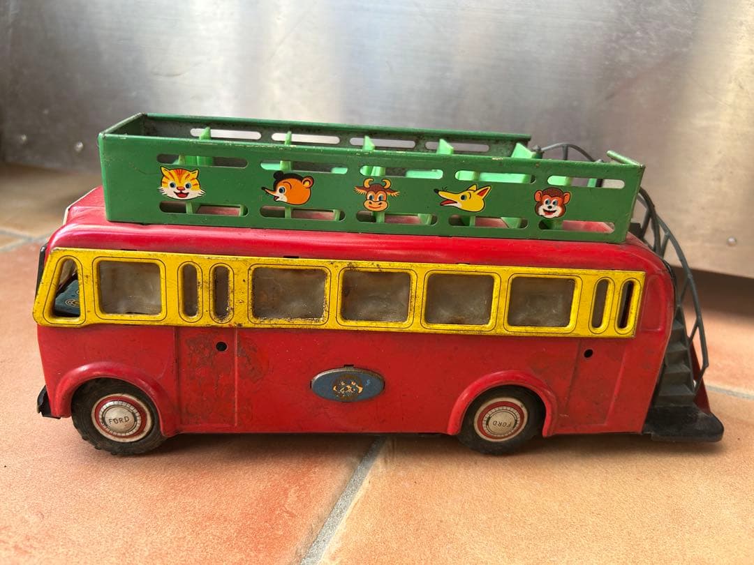 【匿名配送】ブリキ製玩具　クルマ　動物バス　アニマルバス　レトロポップ