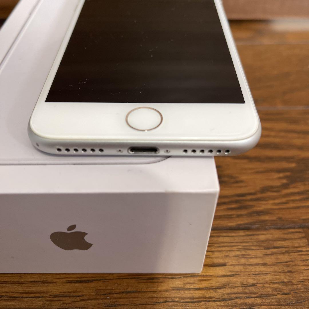 iPhone 8 Silver 64 GB SIMフリー 電池容量90% 美品 バッテリー90%以上