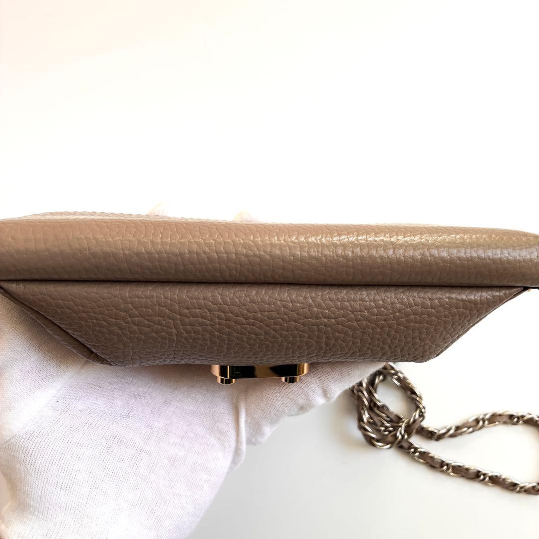 A.D.M.J. チェーン　ショルダーウォレット　レザー　グレー トープ ピンク