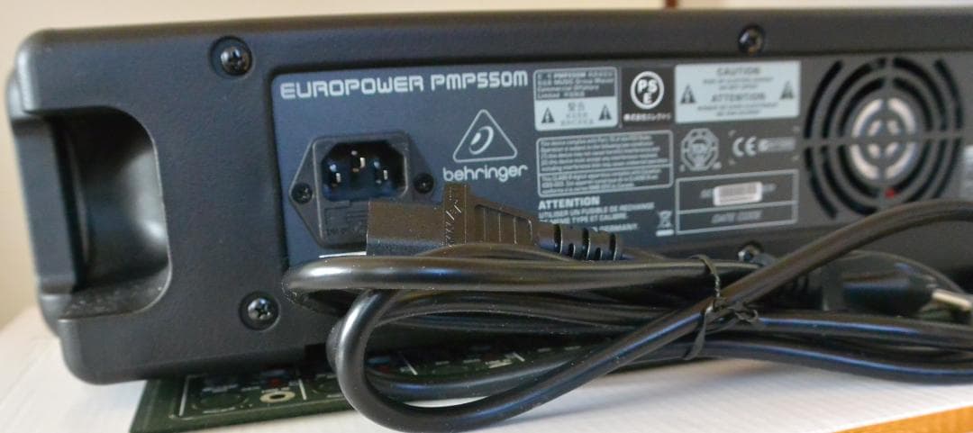 Behringer EUROPOWER PMP500 パワードミキサー