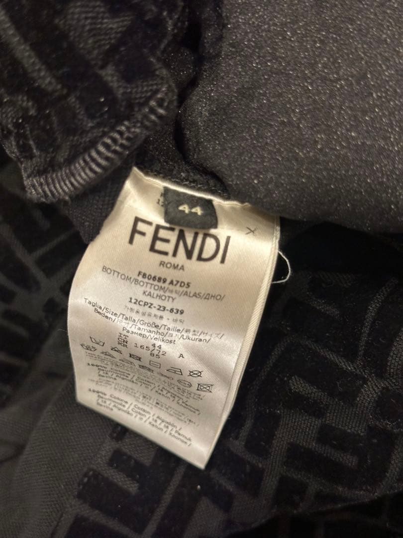 今月末出品終了 FENDIフェンディ セットアップ 上（XS）下（44 S）