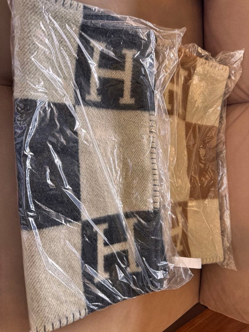 【みおページ】エルメス　アヴァロン　クッションカバー黒色1枚