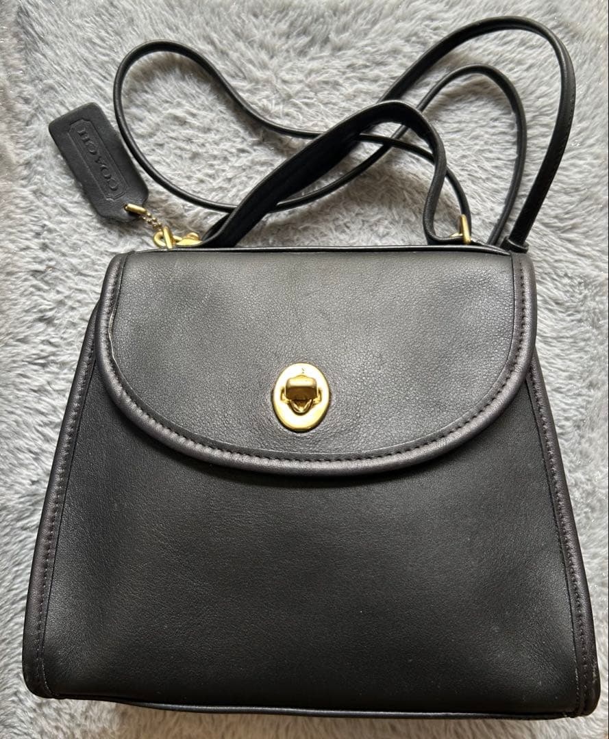 オールドCOACH正規品 黒のレザーフラップバッグ オールドCOACH正規品