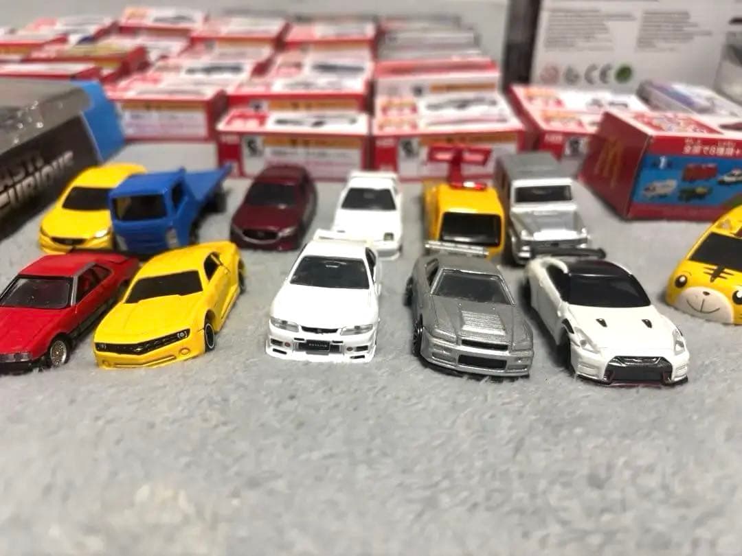 トミカ大量まとめ売り20~30台ホットウィール含むミニカーセット