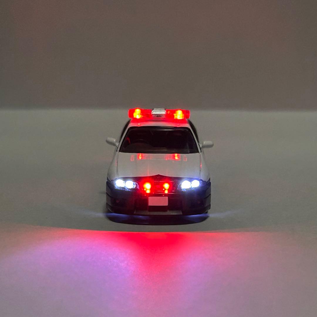 トミカ リミテッド ヴィンテージ ネオ 日産 スカイライン R33 パトカー