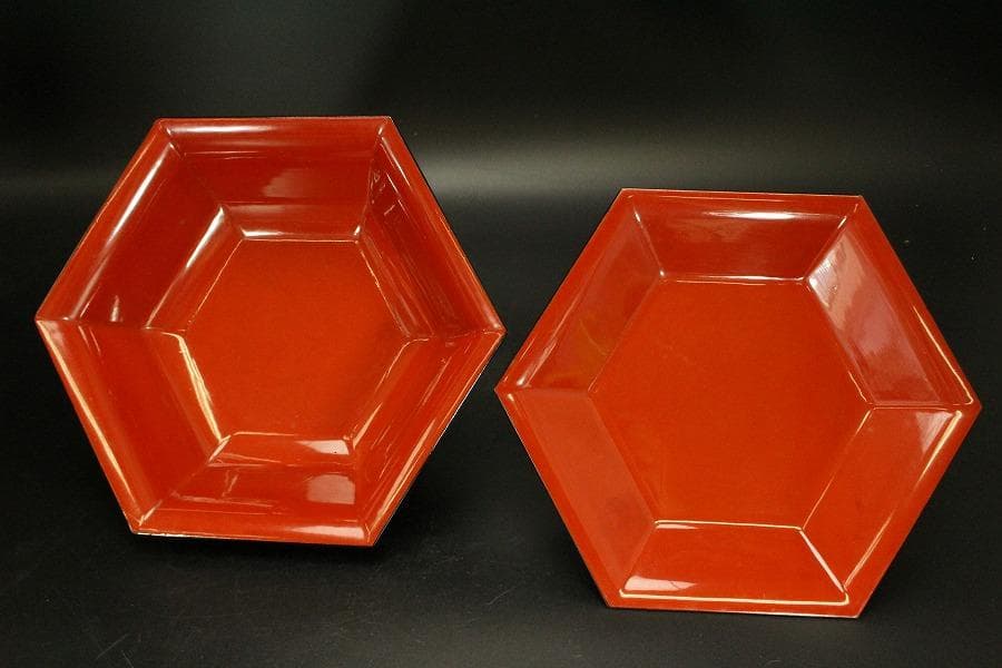 沈金 花紋 六角 蓋物(ZE496)