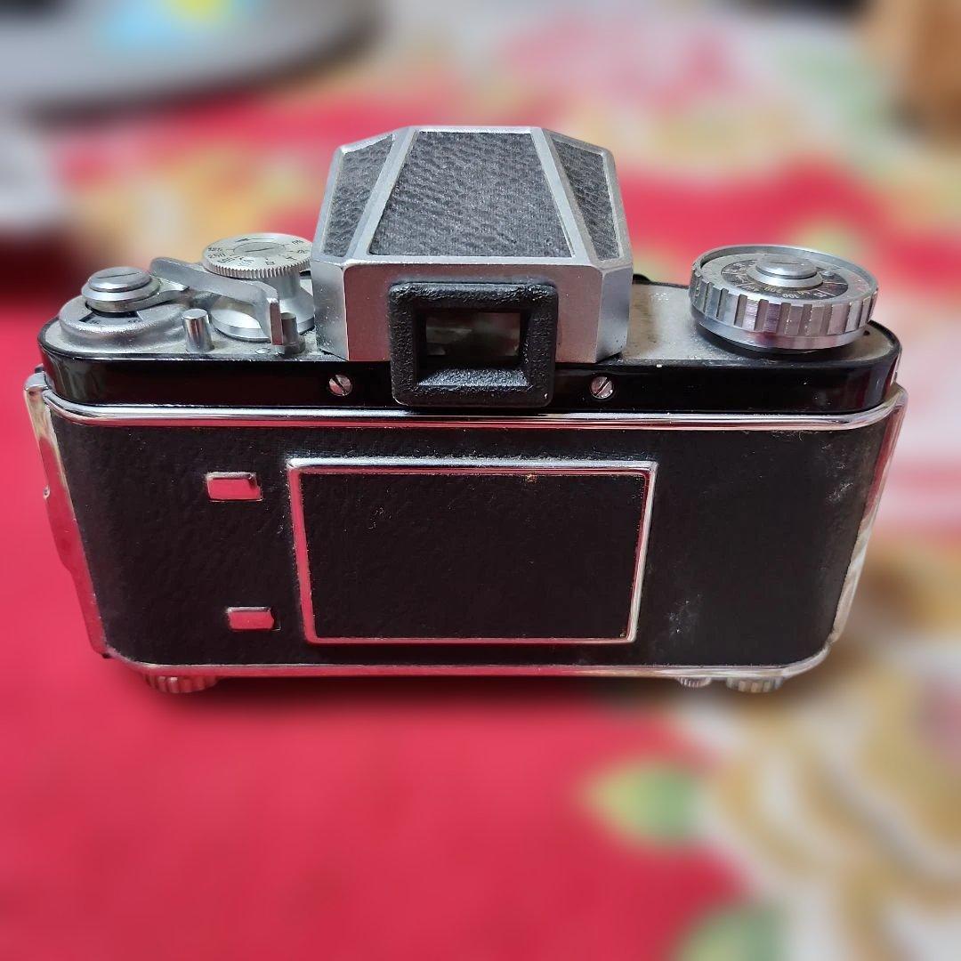 ま*く様 EXAKTA VX フィルムカメラ 50mmレンズ付きの通販はau PAY