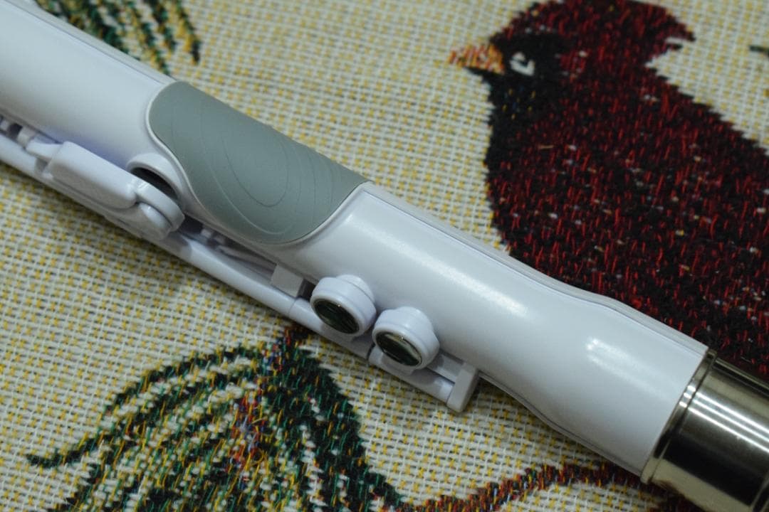 プラスチックフルート nuvo Student Flute