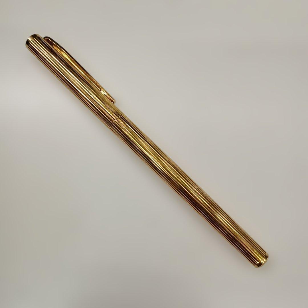 モンブラン 万年筆　ペン先に 750 と刻印されています　18K