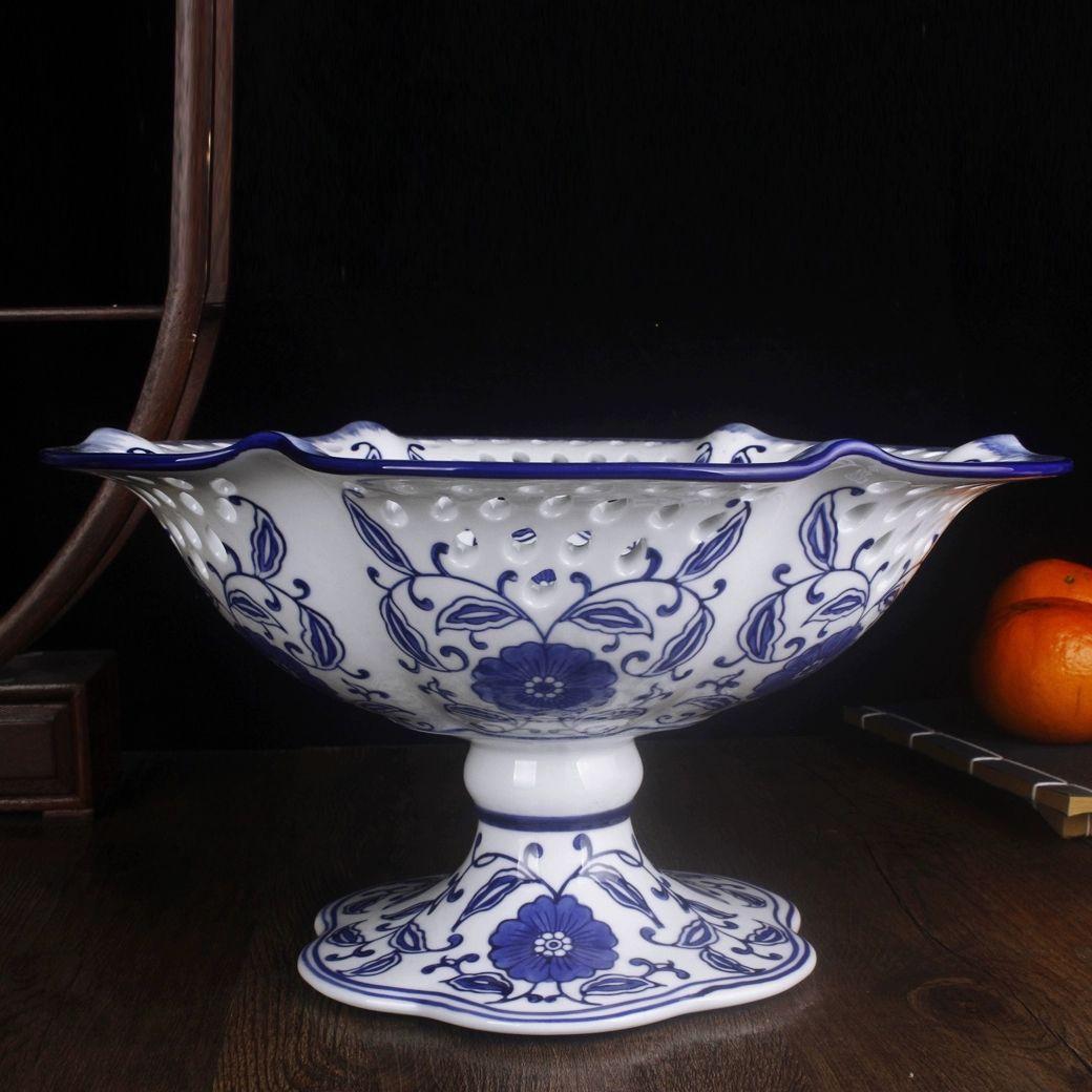 青花透かし彫りの高い足 果物盤果盆 景徳鎮 陶磁器 応接間テーブル