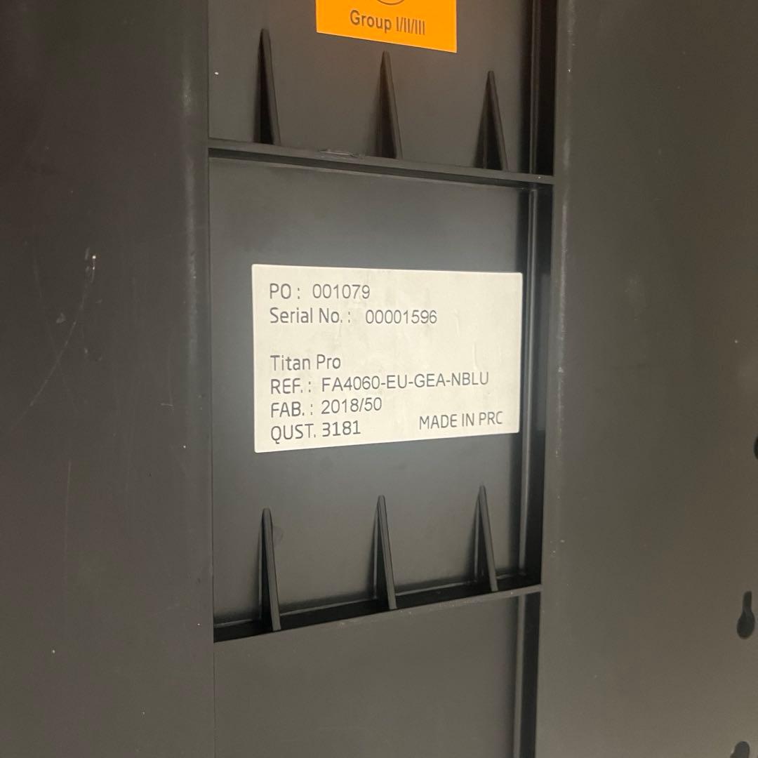 美品　マキシコシ　タイタンプロ　チャイルドシート　ジュニアシート　isofix