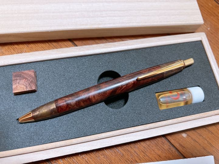 野原工芸 スタンダードボールペン ホンジュラスローズウッド瘤 斑紋孔雀色