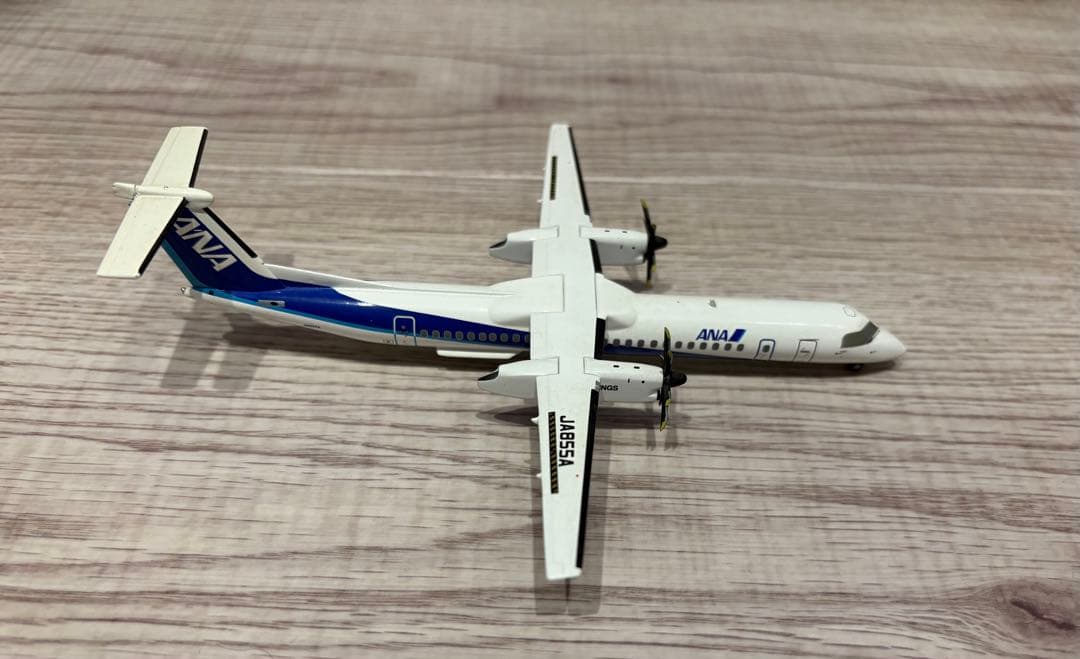 Q400 スケールモデル 1/200 DHC-8-400 ANA WINGS