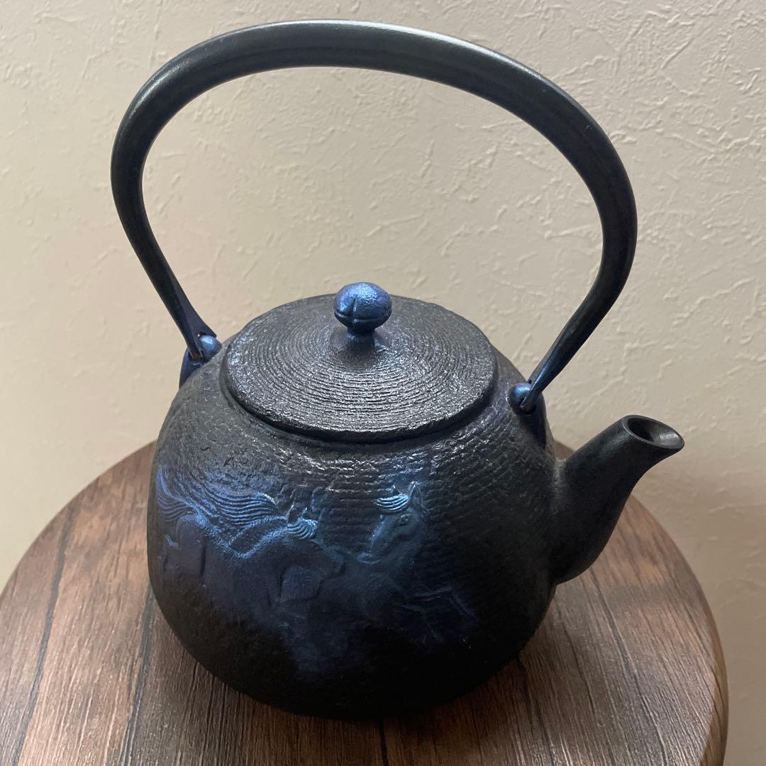 馬の浮彫り 鉄瓶 南部鉄器 馬 瑠璃 急須