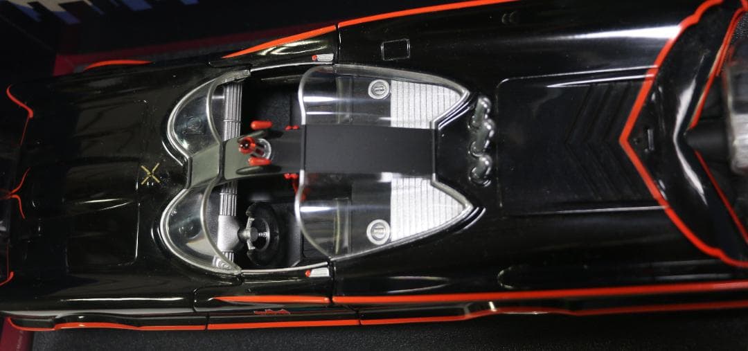 激レア 円筒ケース入り 限定版 ホットウィール 1/18 バットモービル 激