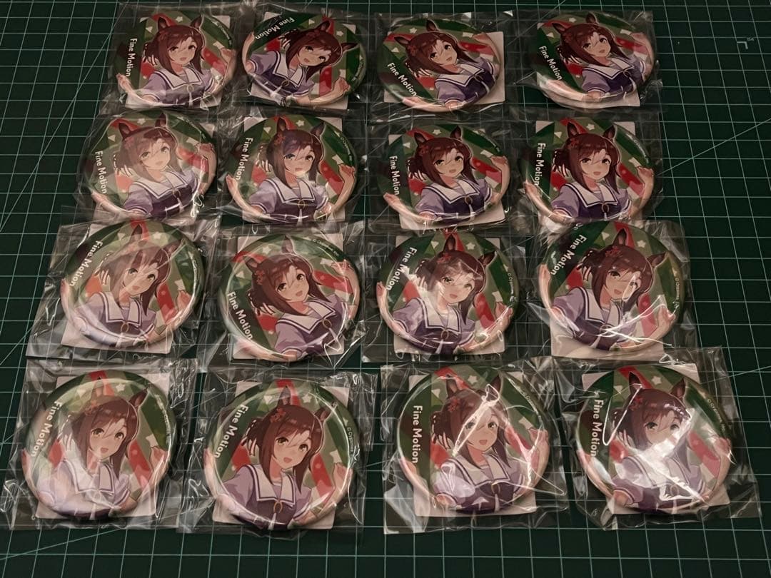 ウマ娘 ファインモーション 公式缶バッジ 制服ver 16個セット ウマ娘 ファインモーション 公式缶バッジ 制服ver 16個セット