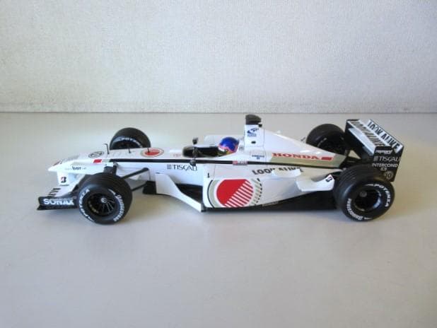 特価 MINICHAMPS (1/18) BAR ホンダ 003