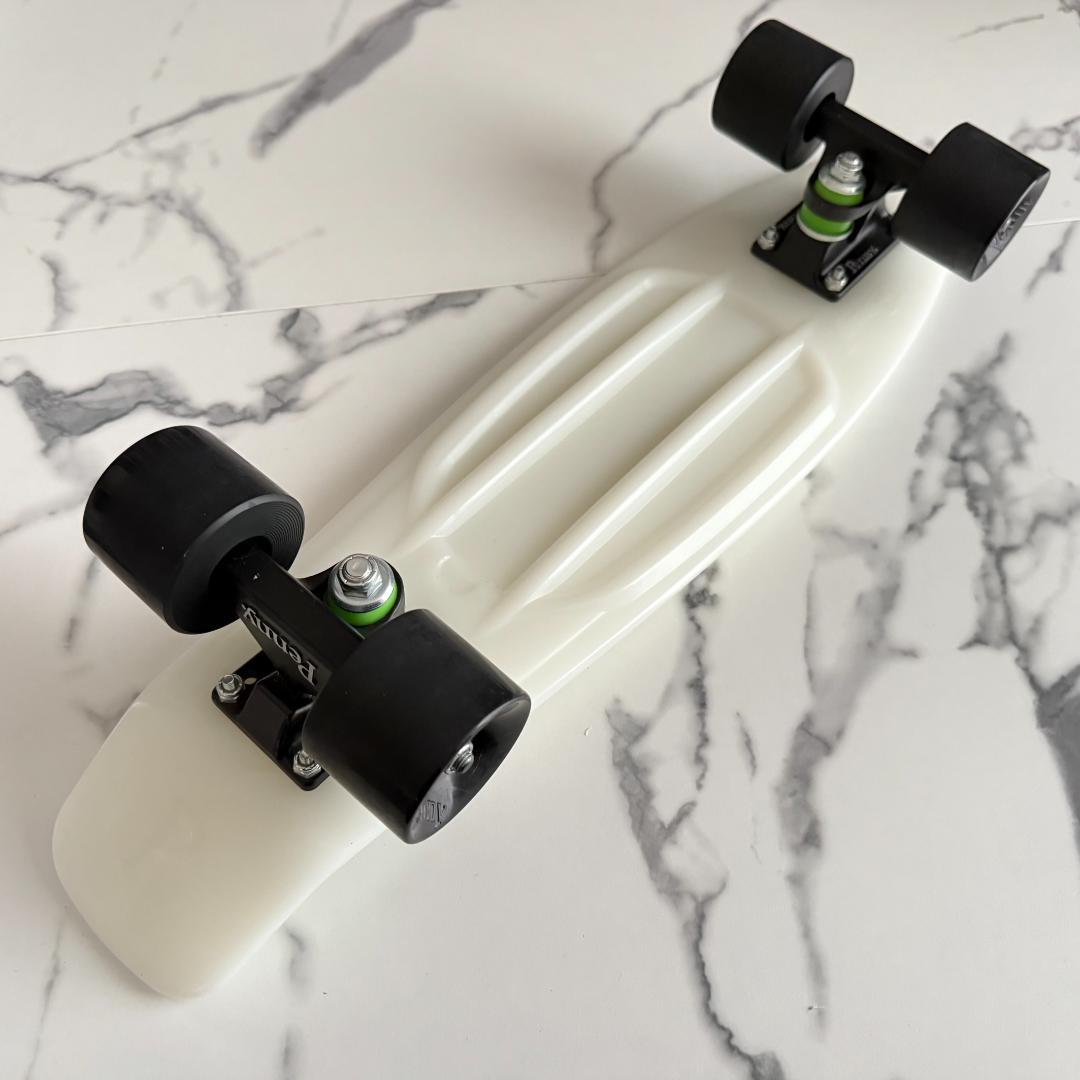 【中古／美品】ペニースケートボード 22インチ CASPER