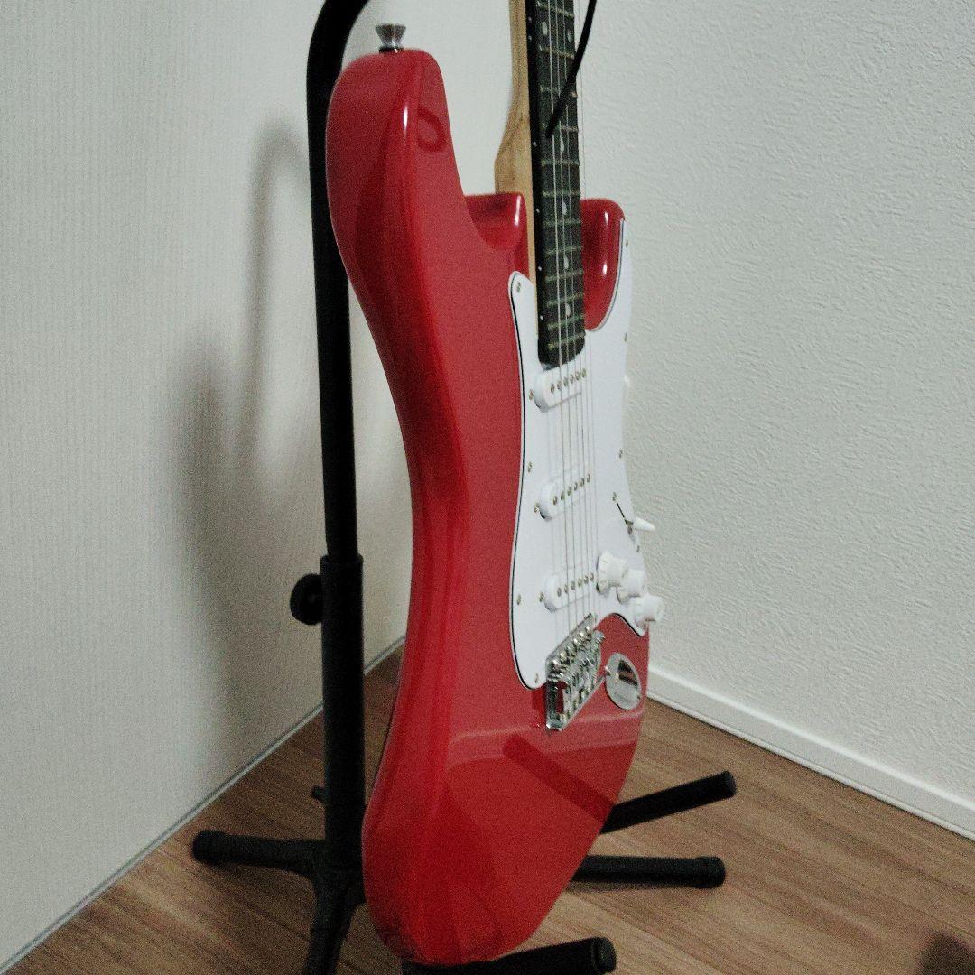 ストラトキャスタータイプ エレキギター　カラーレッド