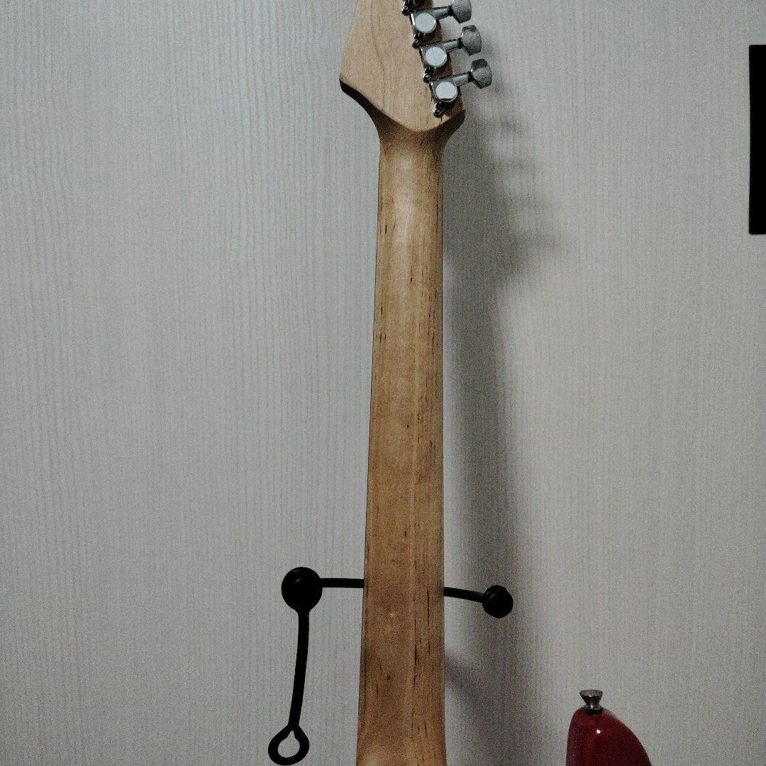 ストラトキャスタータイプ エレキギター　カラーレッド