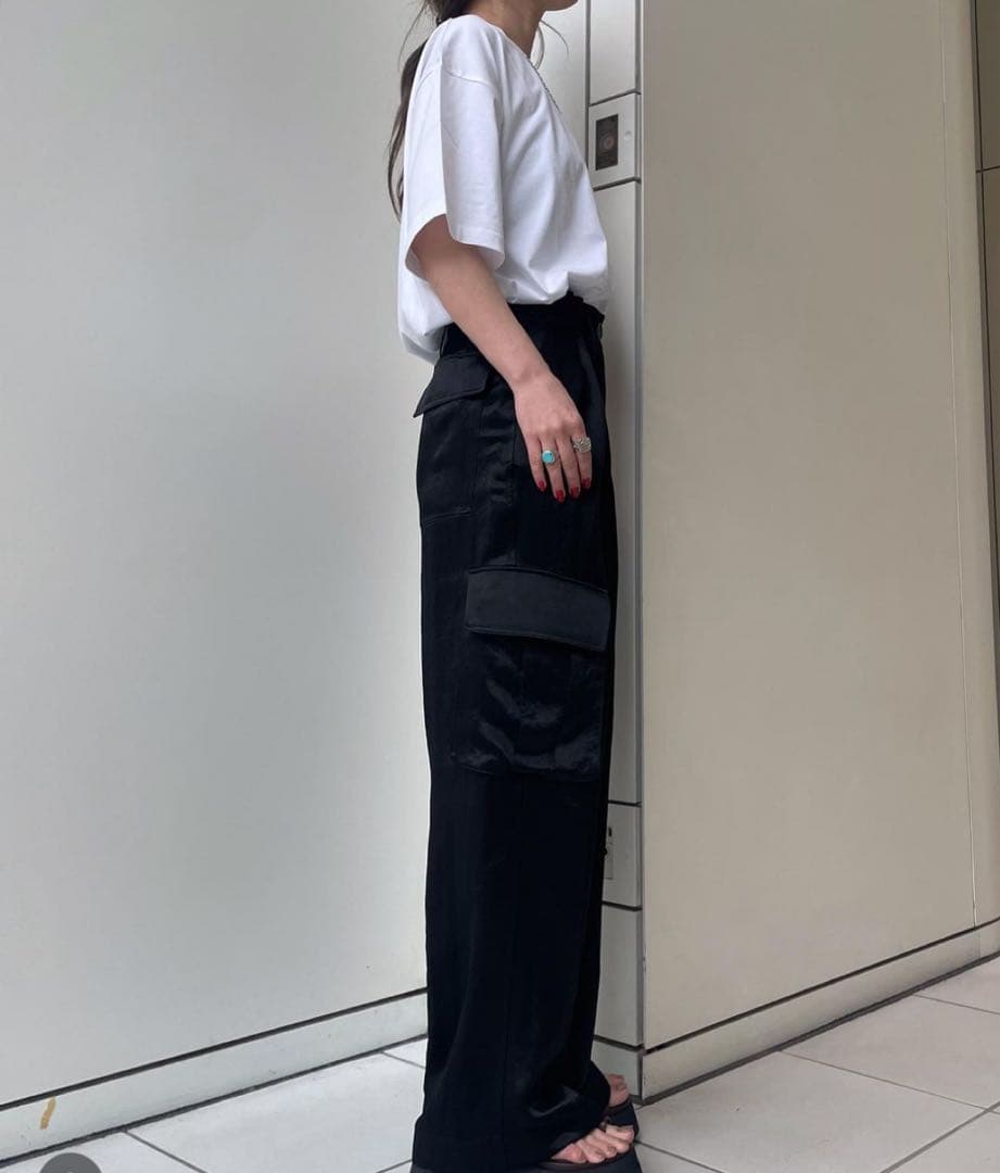 IIROT サテンパンツ