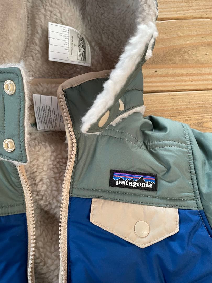 うずら様◾️patagonia ダウン 2T◾️新品未使用タグ付き リバーシブル