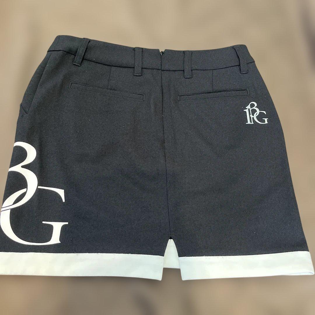 1PIU1UGUALE3 /ウノピゥ スカート　サイズII ブラック