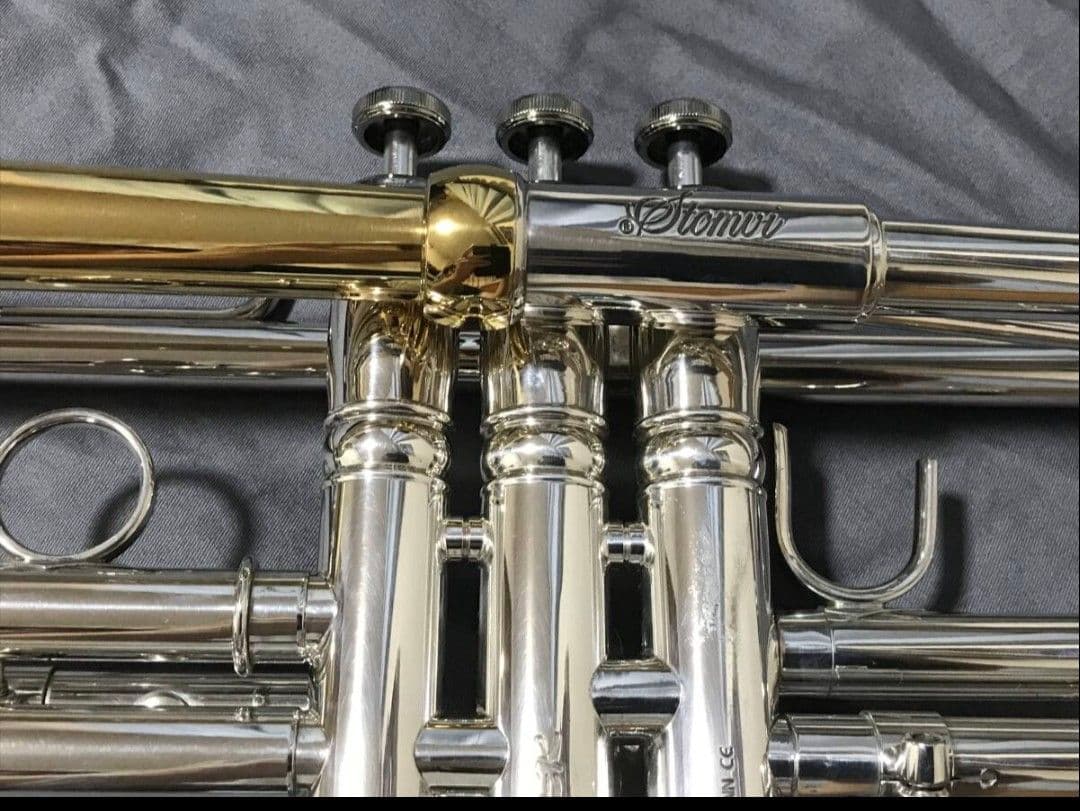 ストンビ　Master　B♭トランペット　替えベル付き