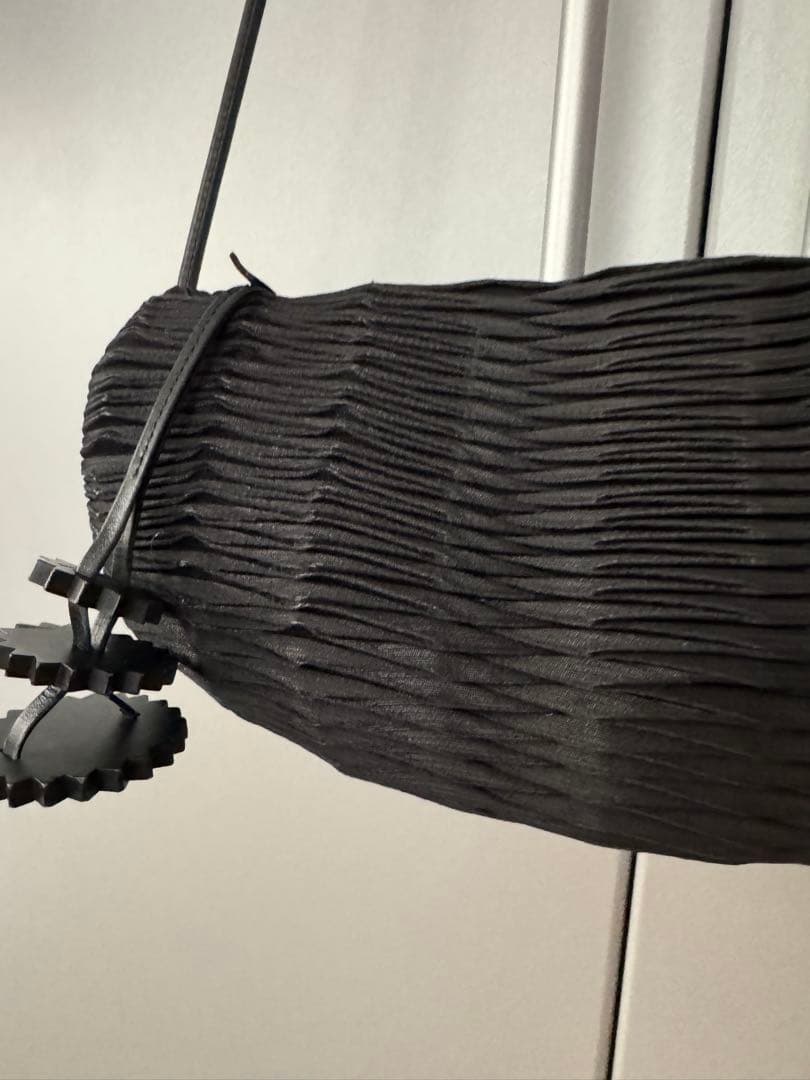 イッセイミヤケ　ブラックプリーツパーティーバッグ