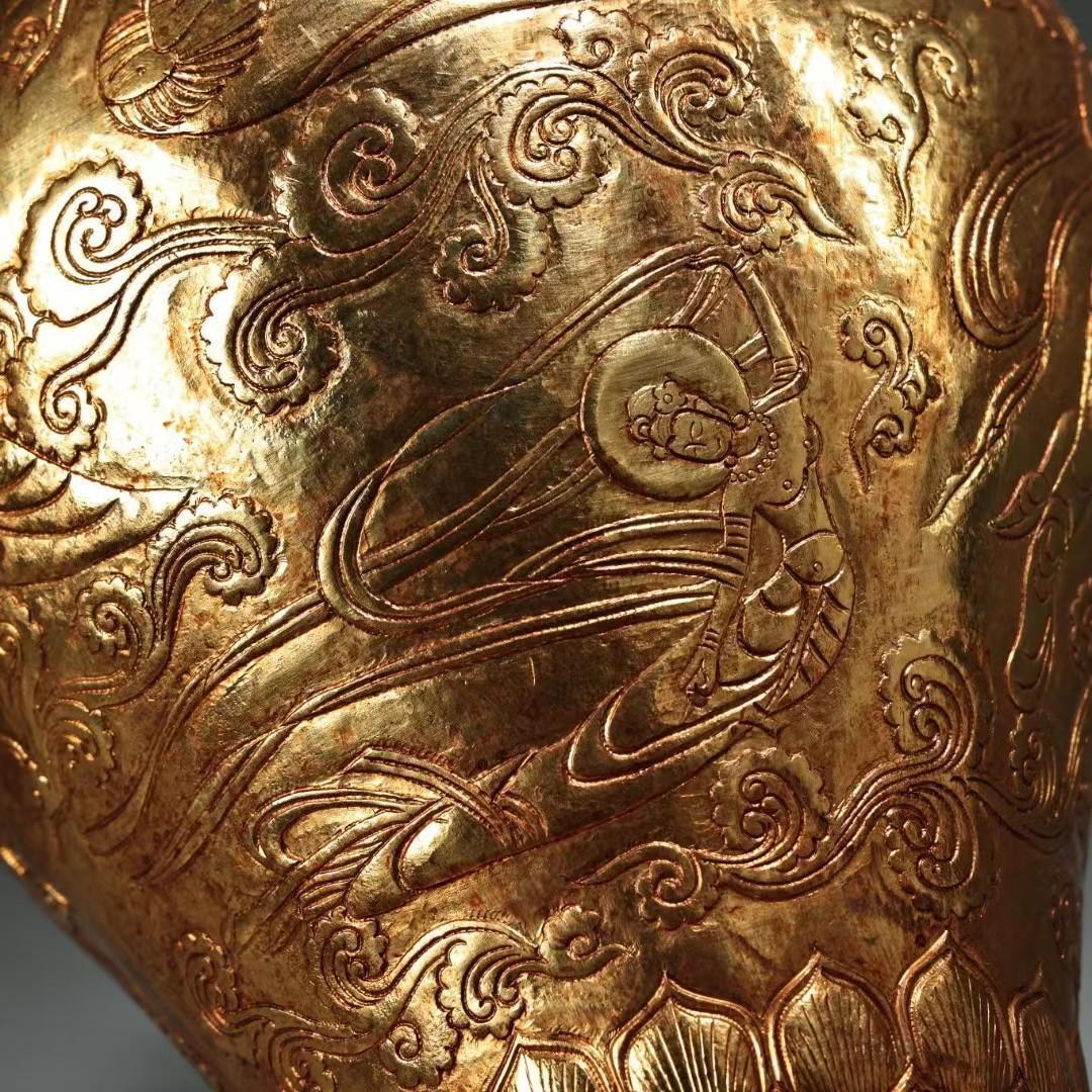 中国古美術・旧蔵飞天侍女鎏金花瓶セット・純銅細密彫・純手作り・高浮彫・置物・文房