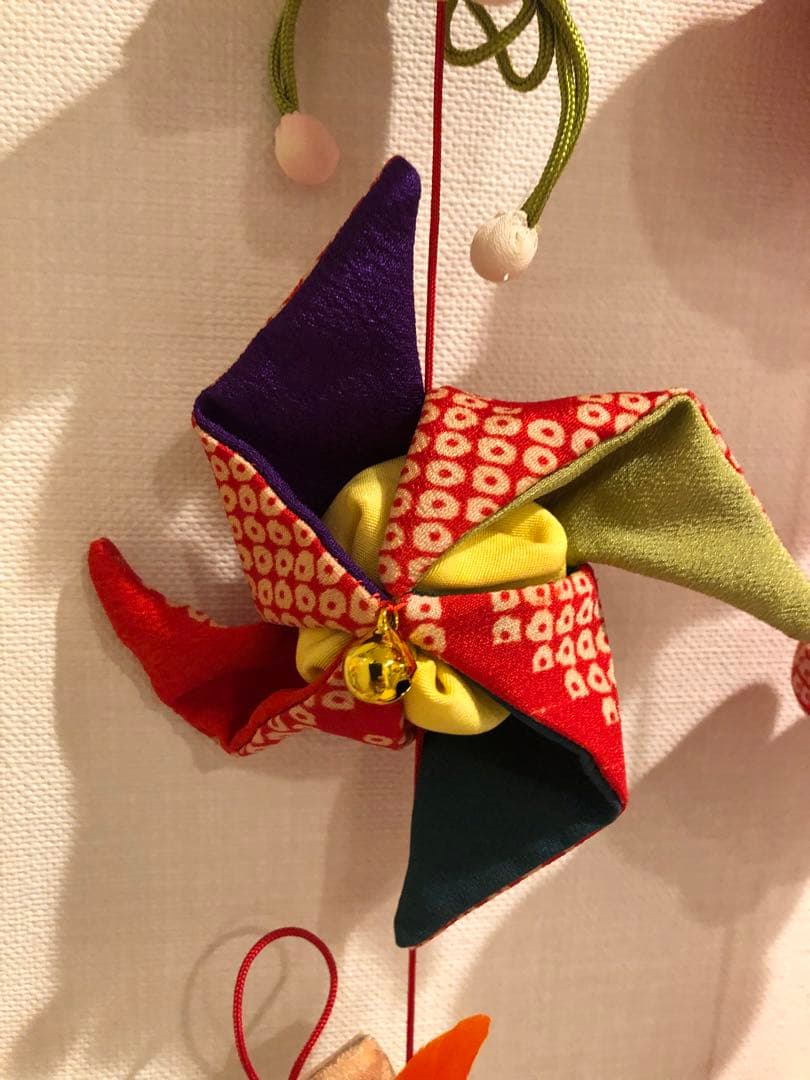 【匿名配送】桃の節句の壁掛け③5蓮　吊るし飾り　吊るし雛